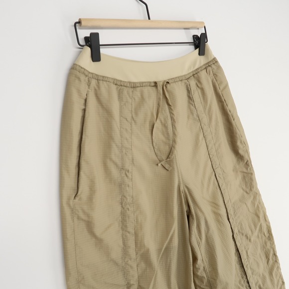 Lululemon Wide Snap Leg Pants Womens Small Beige Recycled Nylon Athleisure - Picture 2 of 12
